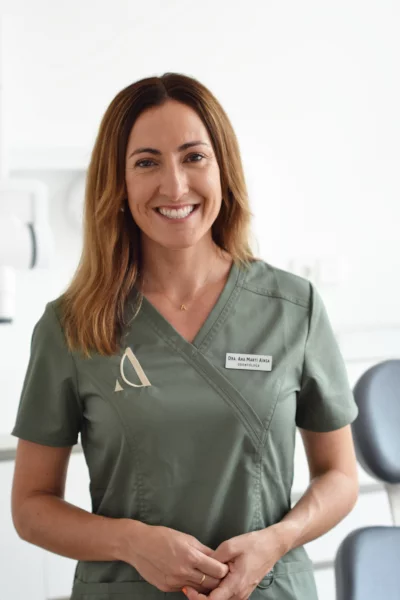 Dra. Martí Ainsa odontológos en Mahón Dra. Martí Ainsa odontológos en Mahón